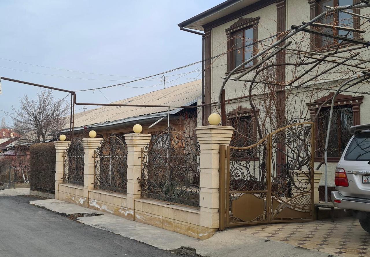 Albergue Sultan Saray Osh Exterior foto