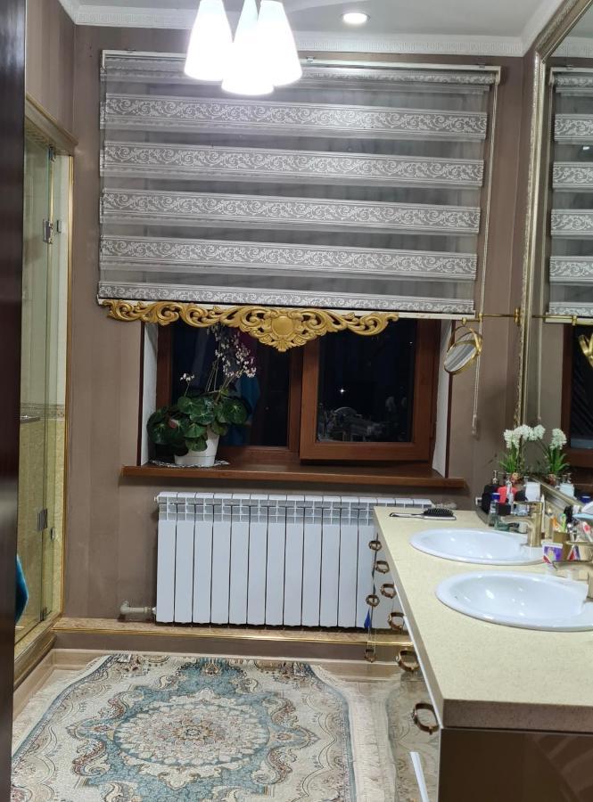 Albergue Sultan Saray Osh Exterior foto