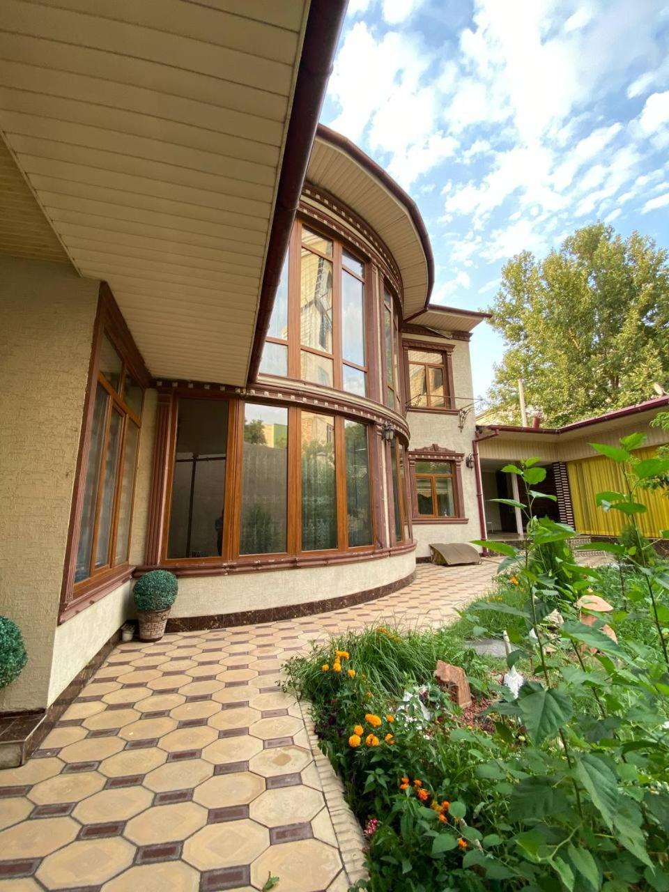 Albergue Sultan Saray Osh Exterior foto