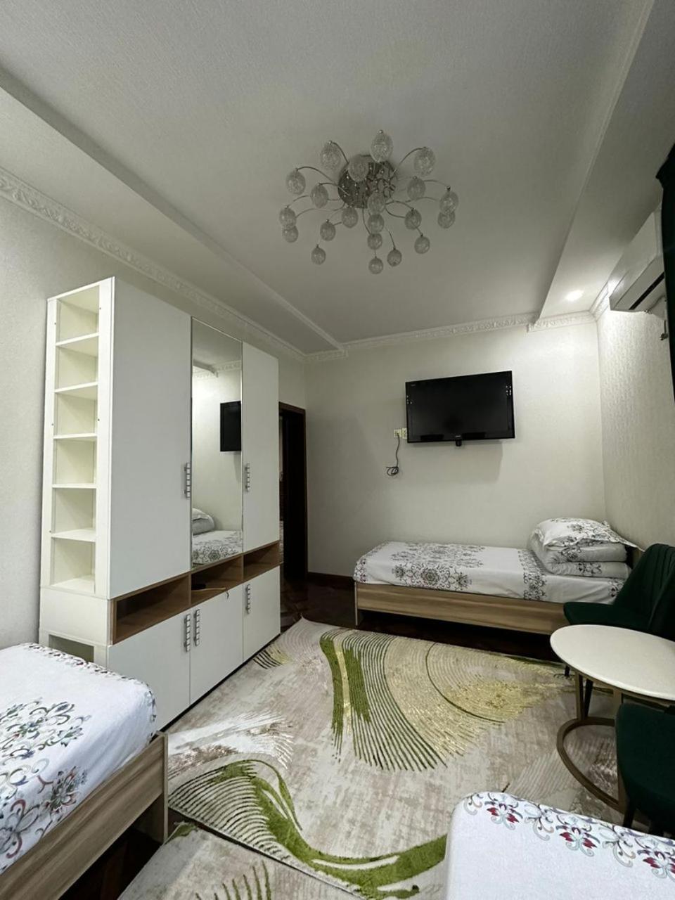 Albergue Sultan Saray Osh Exterior foto