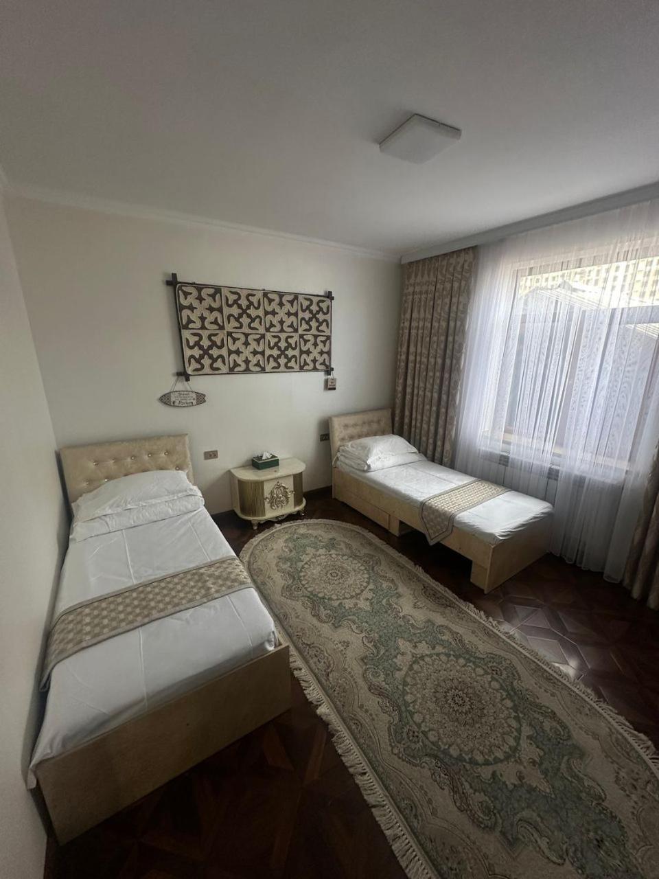 Albergue Sultan Saray Osh Exterior foto