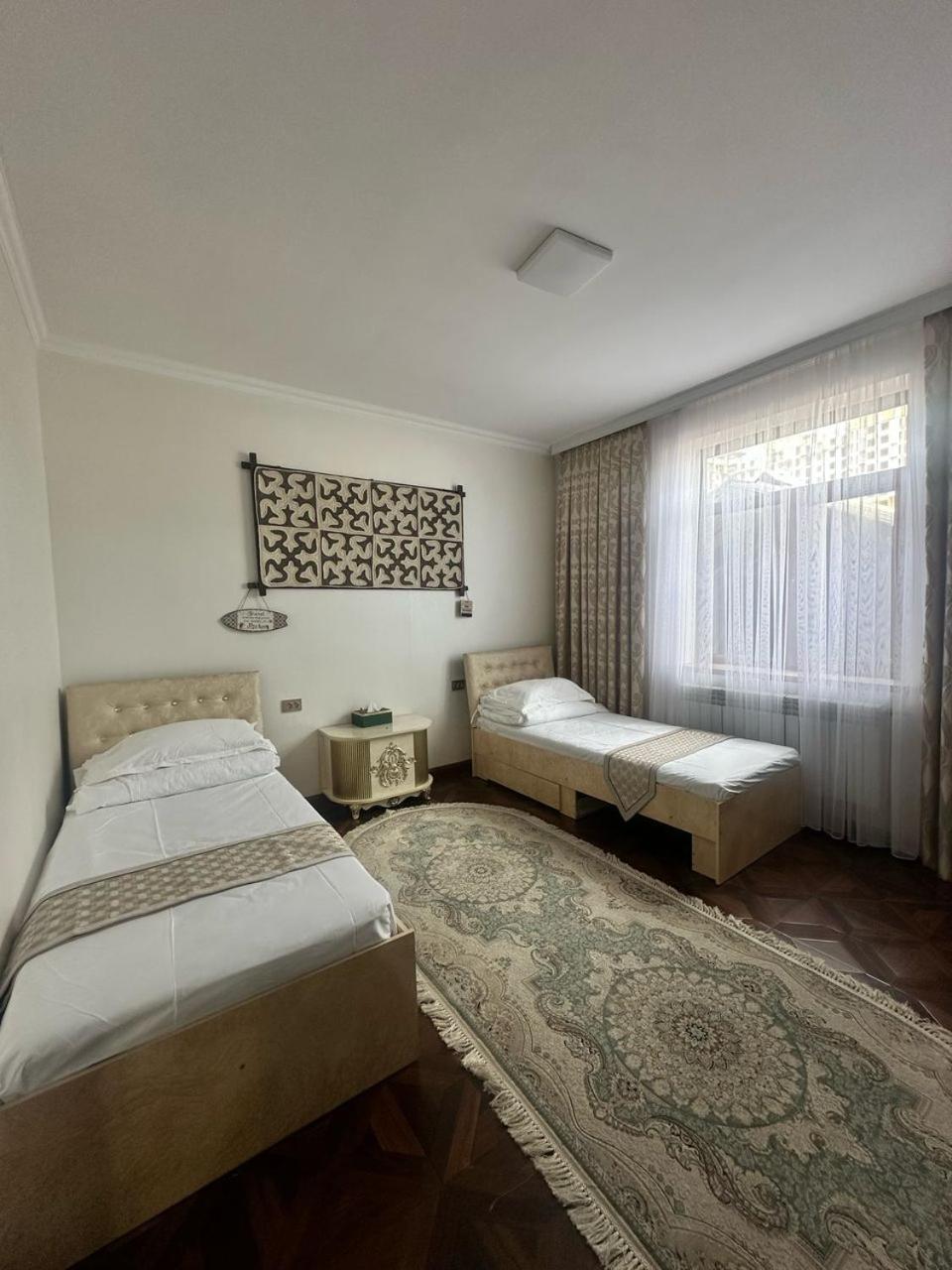 Albergue Sultan Saray Osh Exterior foto